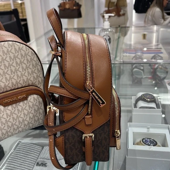 Michael Kors Ladies Backpack Bag Jaycee XS Conv Zip Backpack Brown - Picture 3 of 16